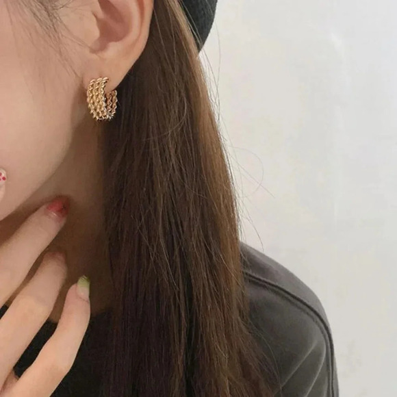 Minimalist Gold 3 Layer Twist Chain Hoop Earrings - Picture 2 of 8